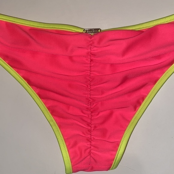 Beach Bunny Lunar Bikini Set size medium - Picture 9 of 16